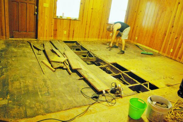 Subfloor Demolition in Pflugerville