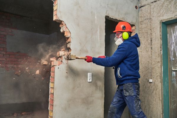 Wall Dismantling in Pflugerville